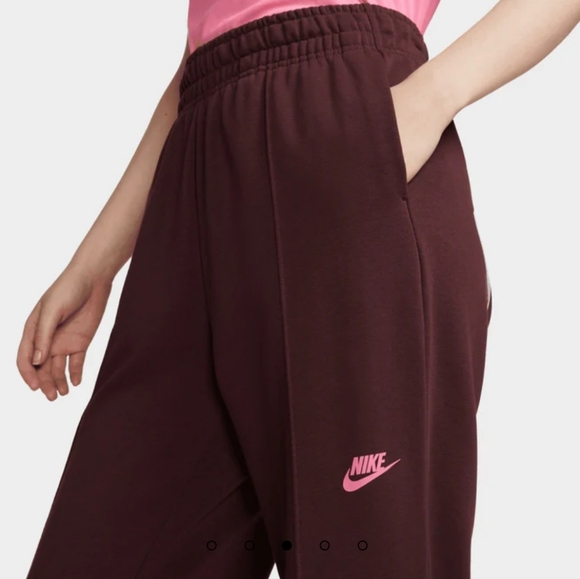 NWT Women's Nike sweatpants - Picture 3 of 7